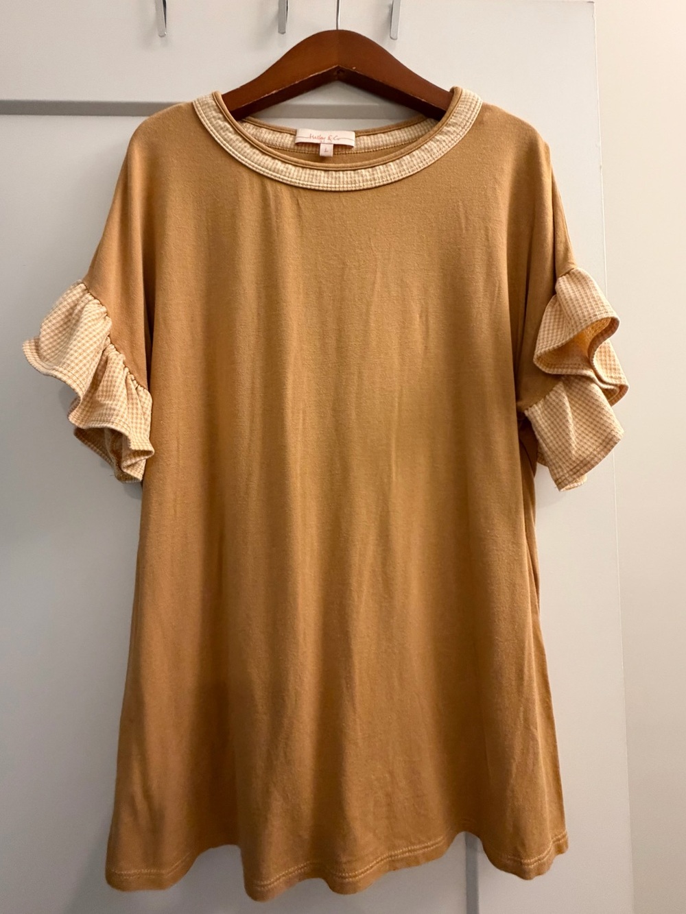 Relaxed Ruffle Sleeve Tunic in Camel Mustard Large